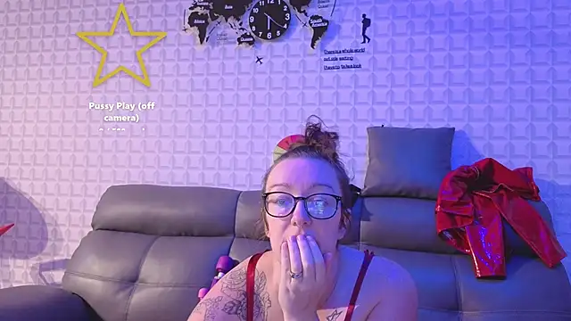 Snapshot of JadeStarUK chatting on 3, 3, 2026 JadeStarUK online show from 3, 3, 2026