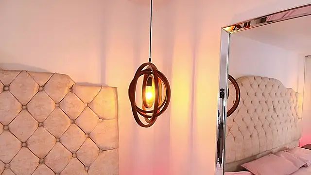 Chloejonson online show from 12, 11, 2025