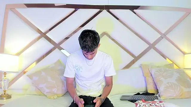 Snapshot of Aitana_valverde chatting on 7, 11, 2025 Aitana valverde online show from 7, 11, 2025