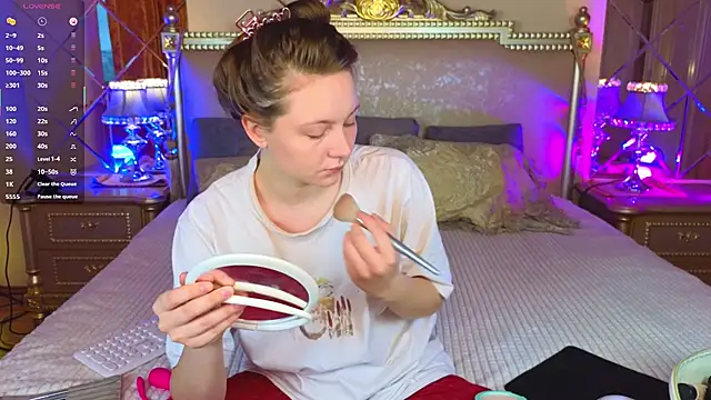 HolyBabyDoll online show from 9, 11, 2025