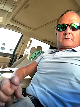 Golferkid1124 online show from 12, 11, 2025