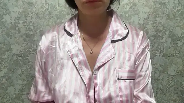 Snapshot of Angelinaa19 chatting on 8, 4, 2026 Angelinaa19 online show from 8, 4, 2026