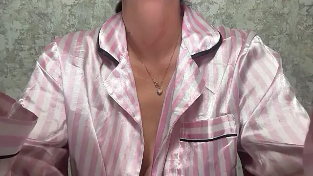 Snapshot of Angelinaa19 chatting on 9, 4, 2026 Angelinaa19 online show from 9, 4, 2026