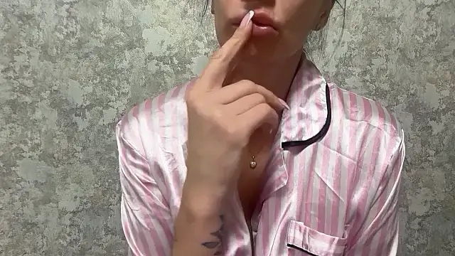 Snapshot of Angelinaa19 chatting on 12, 4, 2026 Angelinaa19 online show from 12, 4, 2026