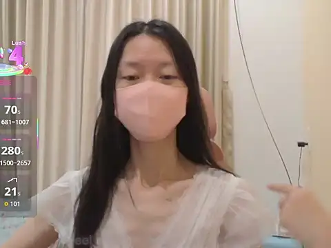 Snapshot of Lil-Cherries chatting on 16, 11, 2025 Lil-Cherries online show from 16, 11, 2025