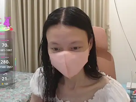 Snapshot of Lil-Cherries chatting on 23, 11, 2025 Lil-Cherries online show from 23, 11, 2025