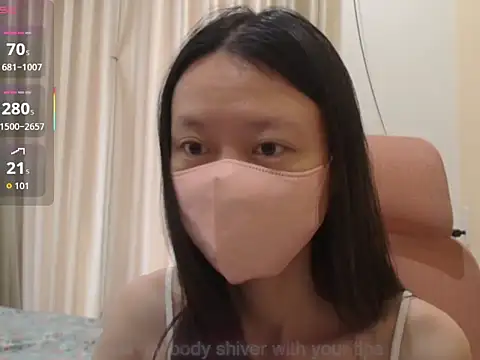 Snapshot of Lil-Cherries chatting on 28, 11, 2025 Lil-Cherries online show from 28, 11, 2025