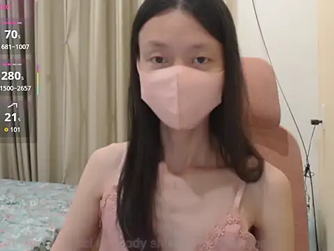 Snapshot of Lil-Cherries chatting on 28, 11, 2025 Lil-Cherries online show from 28, 11, 2025