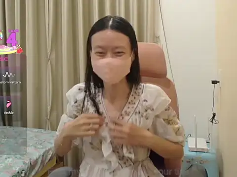 Snapshot of Lil-Cherries chatting on 19, 12, 2025 Lil-Cherries online show from 19, 12, 2025