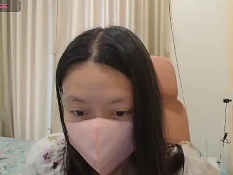 Snapshot of Lil-Cherries chatting on 21, 12, 2025 Lil-Cherries online show from 21, 12, 2025