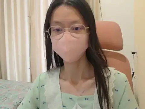 Snapshot of Lil-Cherries chatting on 14, 1, 2026 Lil-Cherries online show from 14, 1, 2026