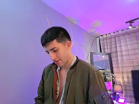 Snapshot of Un_Sluttyy chatting on 7, 11, 2025 Un Sluttyy online show from 7, 11, 2025