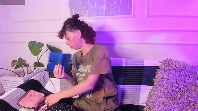 Snapshot of AliceMadnes chatting on 14, 3, 2026 AliceMadnes online show from 14, 3, 2026