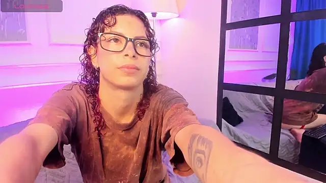 Snapshot of AliceMadnes chatting on 1, 4, 2026 AliceMadnes online show from 1, 4, 2026