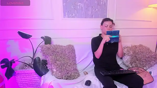 Snapshot of AliceMadnes chatting on 16, 4, 2026 AliceMadnes online show from 16, 4, 2026