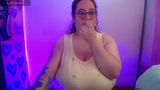 Snapshot of kattybbwbigboobs_ chatting on 22, 7, 2026 kattybbwbigboobs online show from 22, 7, 2026