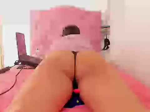 Snapshot of quenn-squirtanal chatting on 20, 2, 2026 quenn-squirtanal online show from 20, 2, 2026