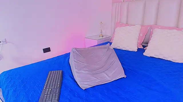 Snapshot of alanarose18 chatting on 11, 4, 2026 alanarose18 online show from 11, 4, 2026