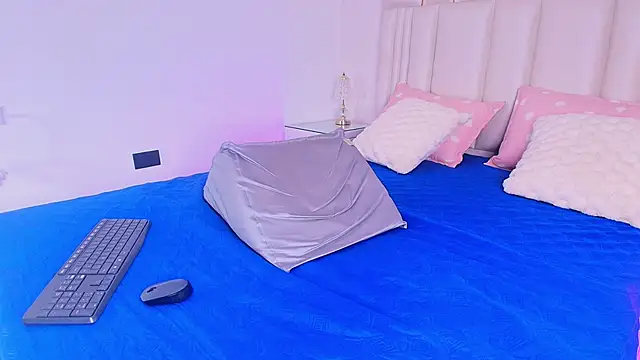 Snapshot of alanarose18 chatting on 13, 4, 2026 alanarose18 online show from 13, 4, 2026