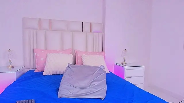 Snapshot of alanarose18 chatting on 14, 4, 2026 alanarose18 online show from 14, 4, 2026