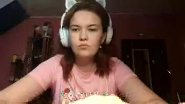 Snapshot of ScrammedUaruna chatting on 8, 11, 2025 ScrammedUaruna online show from 8, 11, 2025