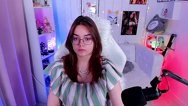 Snapshot of Lily__Evans chatting on 23, 11, 2025 Lily Evans online show from 23, 11, 2025