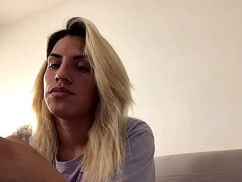 Snapshot of ESTRELLABERECHUCKY chatting on 20, 11, 2025 ESTRELLABERECHUCKY online show from 20, 11, 2025