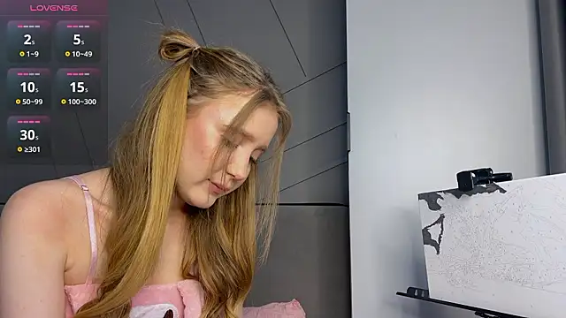 Snapshot of MiraJuicyJune chatting on 5, 3, 2026 MiraJuicyJune online show from 5, 3, 2026