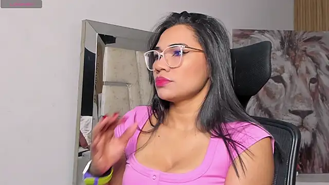 Snapshot of katemooss_ chatting on 21, 12, 2025 katemooss online show from 21, 12, 2025