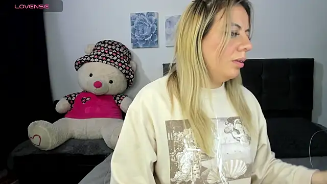 Snapshot of ariannawil chatting on 16, 4, 2026 ariannawil online show from 16, 4, 2026