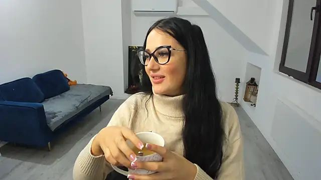 Snapshot of AnyaEvy chatting on 23, 12, 2025 AnyaEvy online show from 23, 12, 2025