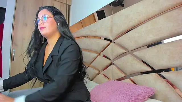 Snapshot of PARKERTHOMPSON chatting on 21, 12, 2025 PARKERTHOMPSON online show from 21, 12, 2025