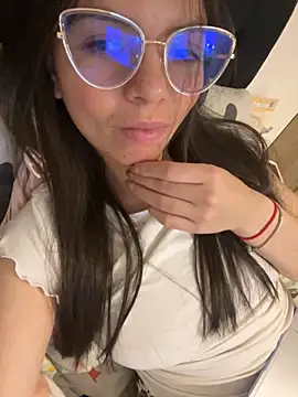 Snapshot of Mariana_Ve chatting on 8, 11, 2025 Mariana Ve online show from 8, 11, 2025