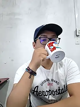 Snapshot of MiltonCede chatting on 8, 11, 2025 MiltonCede online show from 8, 11, 2025