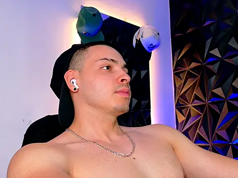 Snapshot of Maxwell_Dupont chatting on 15, 11, 2025 Maxwell Dupont online show from 15, 11, 2025