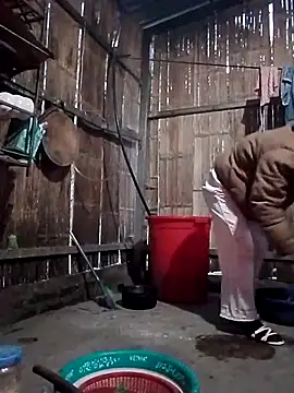 Snapshot of Yumiik2kk chatting on 24, 11, 2025 Yumiik2kk online show from 24, 11, 2025