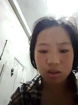 Snapshot of Yumiik2kk chatting on 3, 12, 2025 Yumiik2kk online show from 3, 12, 2025