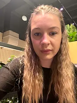 Snapshot of SashaCatt chatting on 19, 11, 2025 SashaCatt online show from 19, 11, 2025