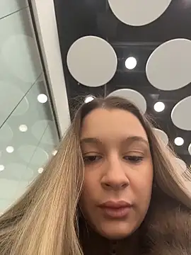 Snapshot of SashaCatt chatting on 26, 11, 2025 SashaCatt online show from 26, 11, 2025