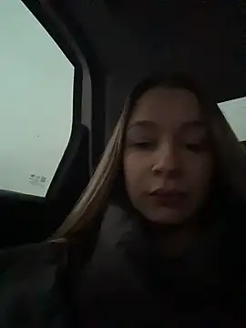 Snapshot of SashaCatt chatting on 4, 12, 2025 SashaCatt online show from 4, 12, 2025