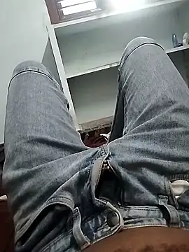 Snapshot of LEOMEGHA2026 chatting on 7, 1, 2026 LEOMEGHA2026 online show from 7, 1, 2026