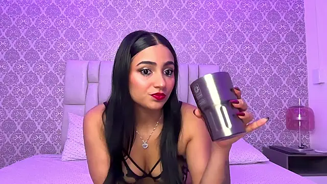 Snapshot of Ashlyrouxx chatting on 5, 6, 2026 Ashlyrouxx online show from 5, 6, 2026