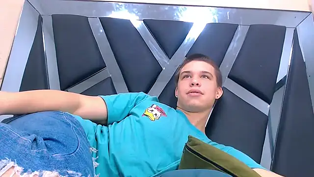 Snapshot of Liam_York_ chatting on 3, 12, 2025 Liam York online show from 3, 12, 2025