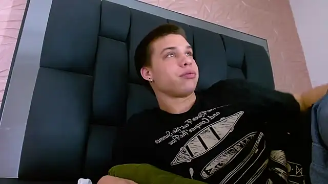 Snapshot of Liam_York_ chatting on 14, 12, 2025 Liam York online show from 14, 12, 2025