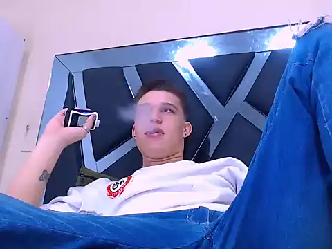 Snapshot of Liam_York_ chatting on 22, 12, 2025 Liam York online show from 22, 12, 2025