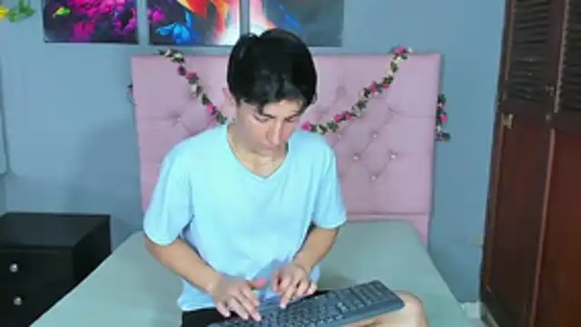 ElanGiraldo online show from 17, 12, 2025