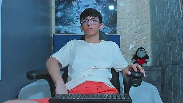 ElanGiraldo online show from 7, 5, 2026