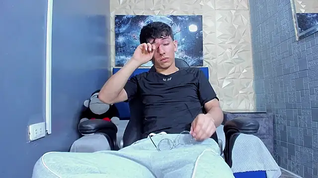 ElanGiraldo online show from 21, 5, 2026