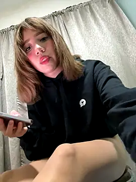 Snapshot of latinahorny11 chatting on 18, 12, 2025 latinahorny11 online show from 18, 12, 2025