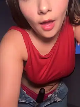 EmmiiGlow online show from 6, 1, 2026